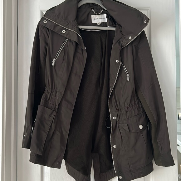 BCBG Jackets & Blazers - BCBG Generation OLIVE Hooded Windbreaker Jacket